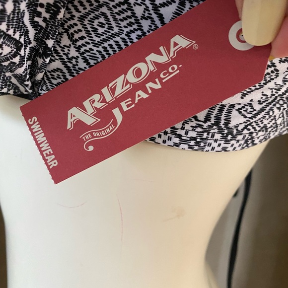 Arizona Aztec Flutter Strappy Back Bikini Top women’s size L Black White - Picture 5 of 8